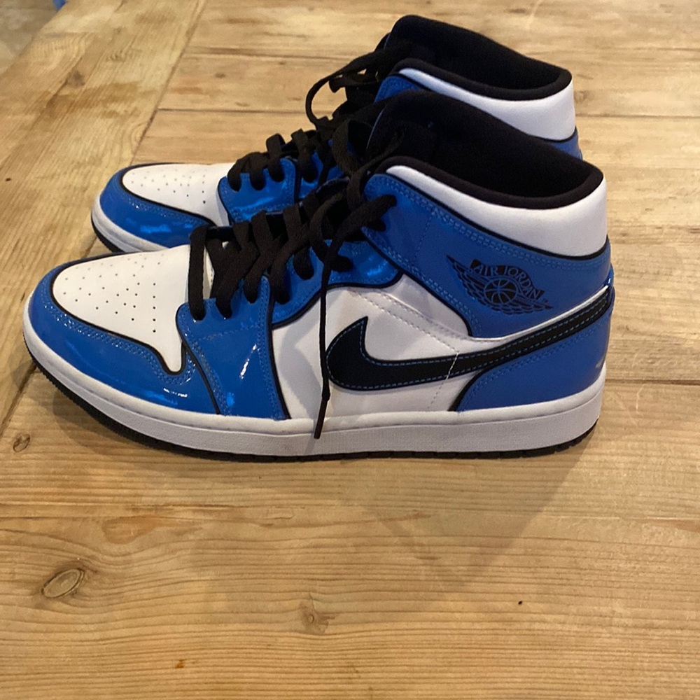 Signal Blue Jordan 1 high